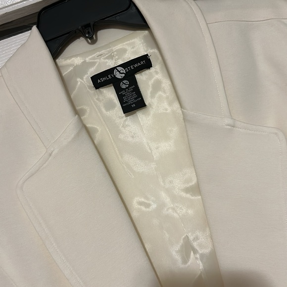 Ashley Stewart Blazer! Creme color! Great quality - Picture 8 of 8